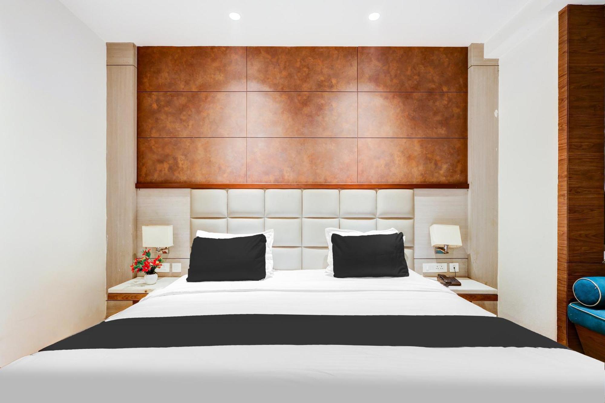 Super Townhouse Chhatarpur Near Metro Park Nowe Delhi Zewnętrze zdjęcie