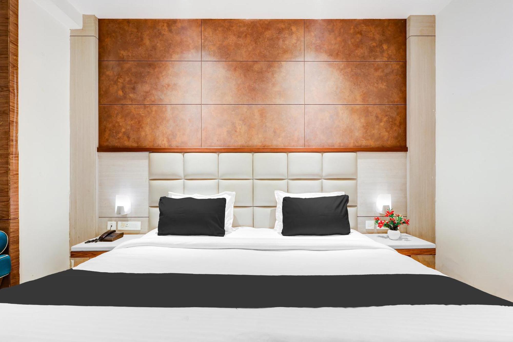 Super Townhouse Chhatarpur Near Metro Park Nowe Delhi Zewnętrze zdjęcie