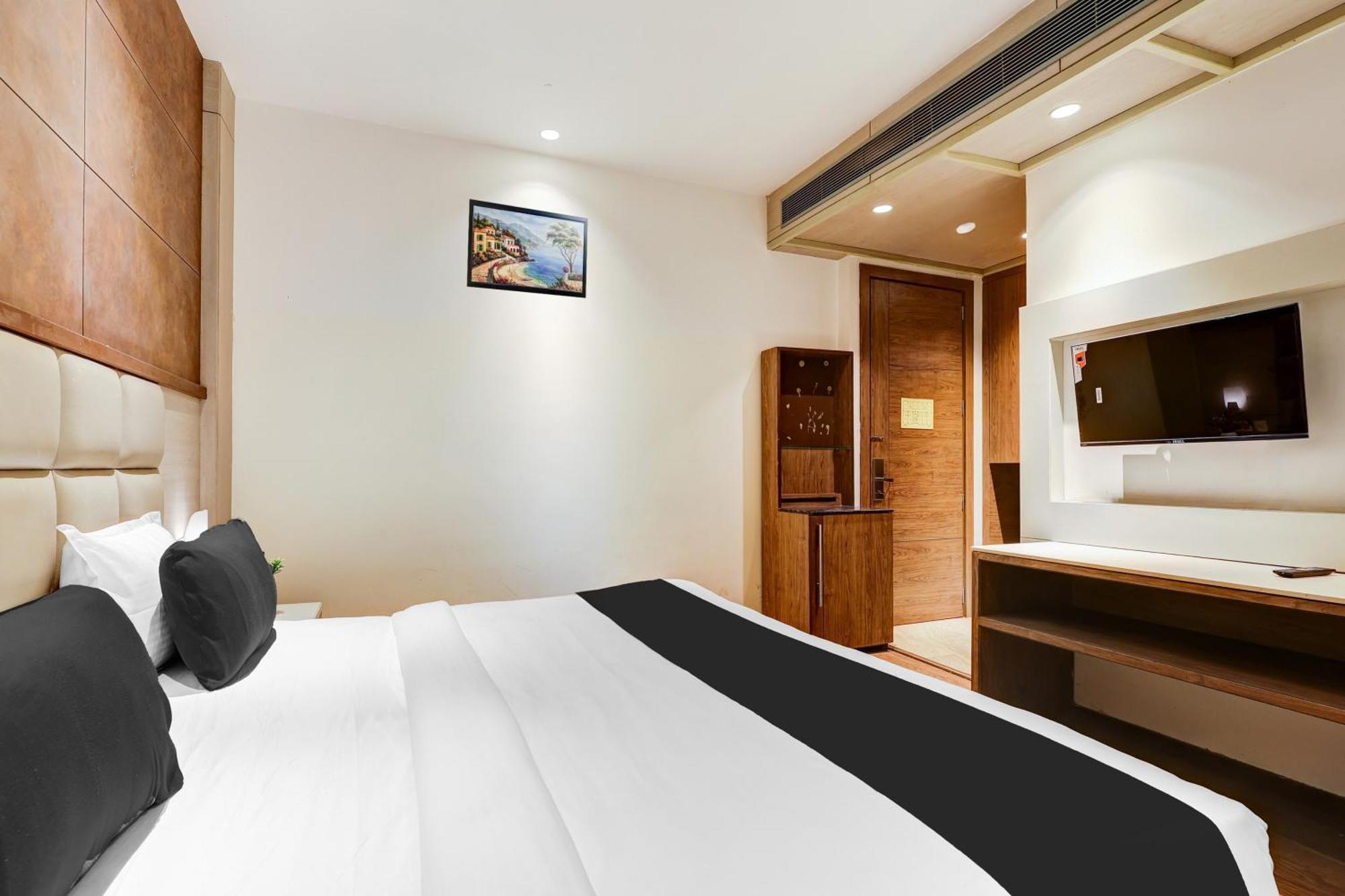 Super Townhouse Chhatarpur Near Metro Park Nowe Delhi Zewnętrze zdjęcie