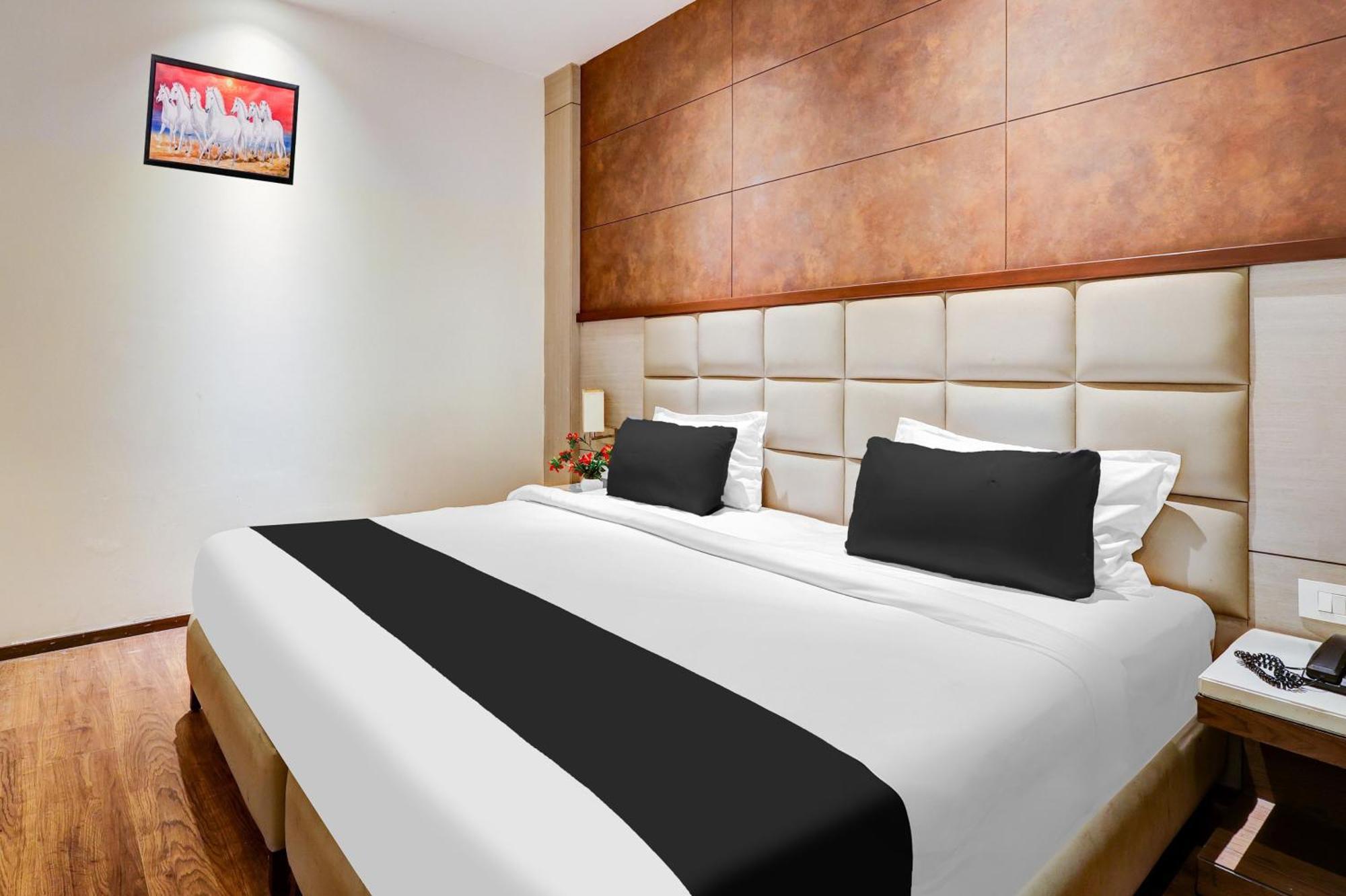 Super Townhouse Chhatarpur Near Metro Park Nowe Delhi Zewnętrze zdjęcie
